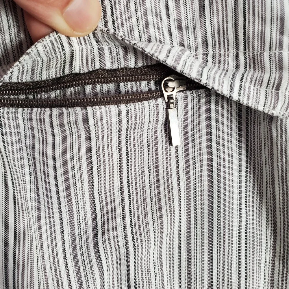 The North Face Men Button Up Shirt XL Gray Striped Mesh Zip Pocket Hiking Collar